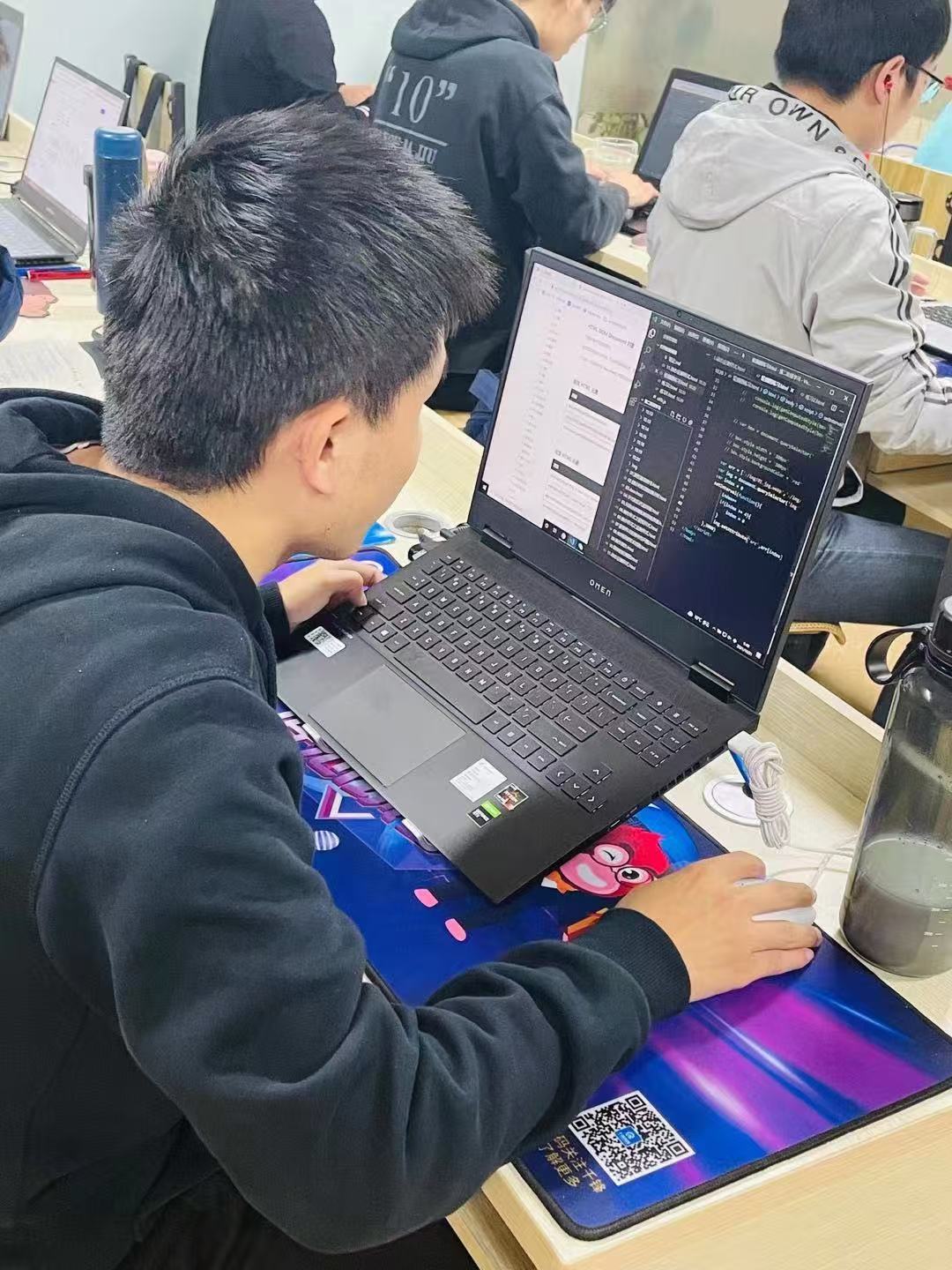 跨平台移动应用开发与上架支持
